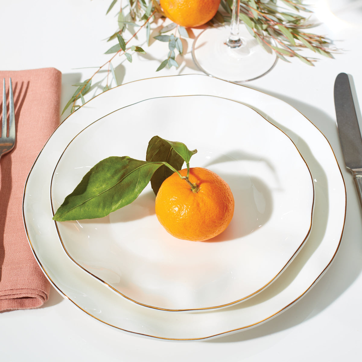Blue Bay White 18-Piece Dinnerware Set