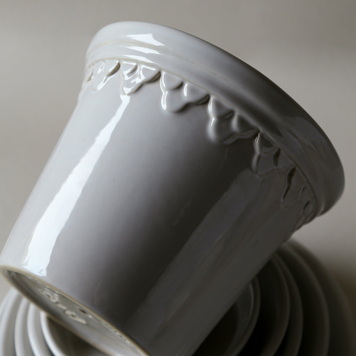Kobenhavner Glazed Mineral White 16cm Pot with Saucer